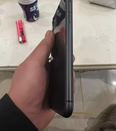 出闲置苹果11 128g 原卡槽弄丢了,装...