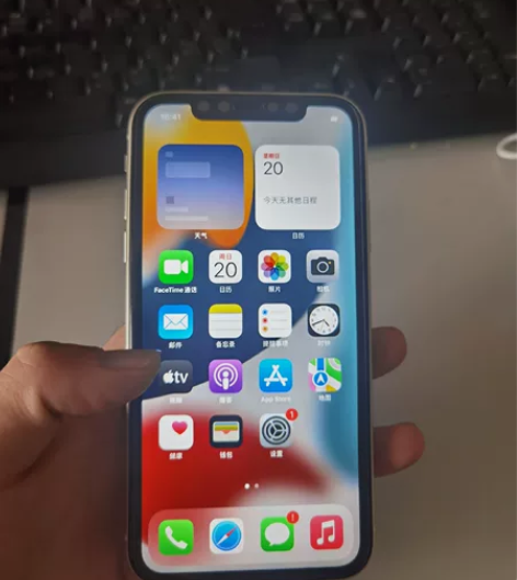 iPhone苹果11 国行64g白色，纯原...