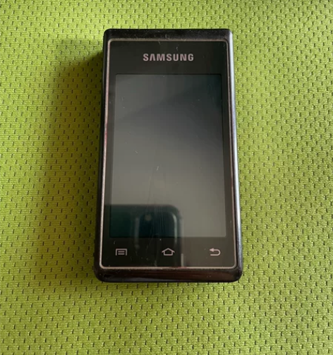 三星w2014（3G） 充电后正常开机还能...