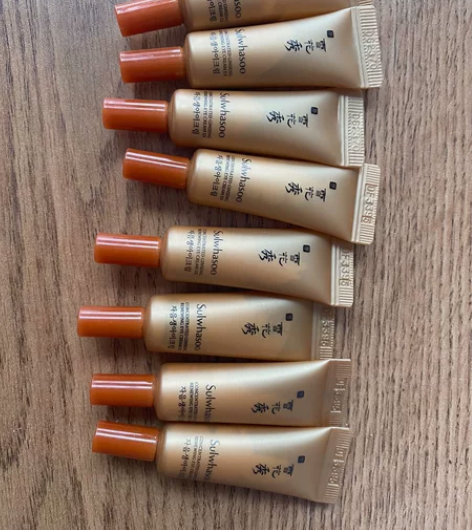 全新雪花秀人参眼霜小样，3ml一个，一共8...