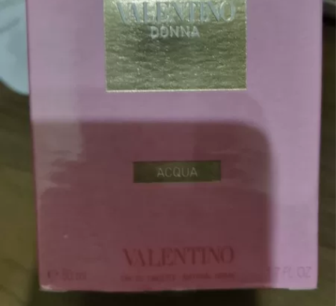 朋友国外带来的华伦天奴香水，未拆封，想转让...