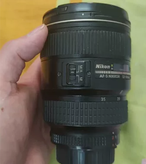 尼康17-35 2.8镜头成色如图。镜片有...