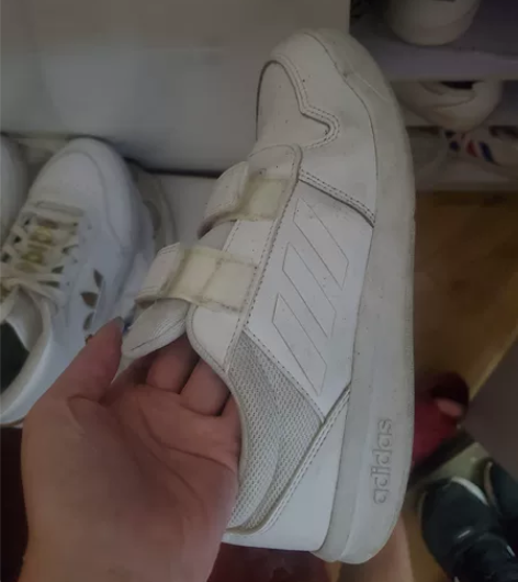 36码阿迪，闲置好久了，懒得洗了，便宜包邮...