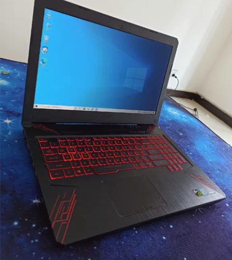 华硕飞行堡垒fx80g游戏本 i5八代 g...