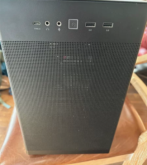 华硕  ap201机箱，去年6月购买，成色...