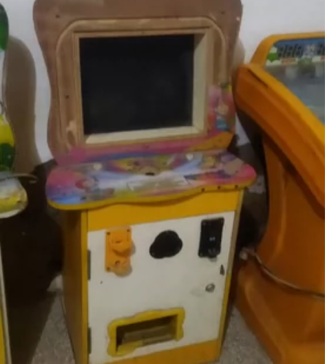 拍拍乐两个台球一个三个游戏机给钱就买 感兴...