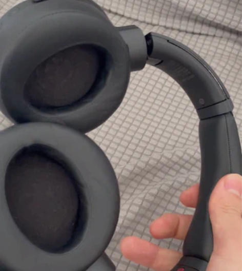 索尼降噪耳机xb950n1，黑色的，续航非...