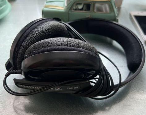 森海塞尔HD202耳机 如图，时间久了，有...