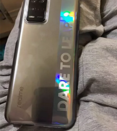 realme Q3 6G+128G 迷幻银...