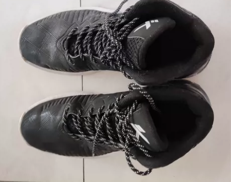 安踏篮球鞋 42.5码 穿过3个月 洗好发...