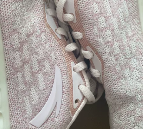 安踏跑鞋 感兴趣的话点“我想要”和我私聊吧...