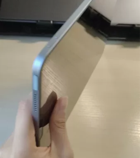 随缘出ipad air4 64g，99成新...