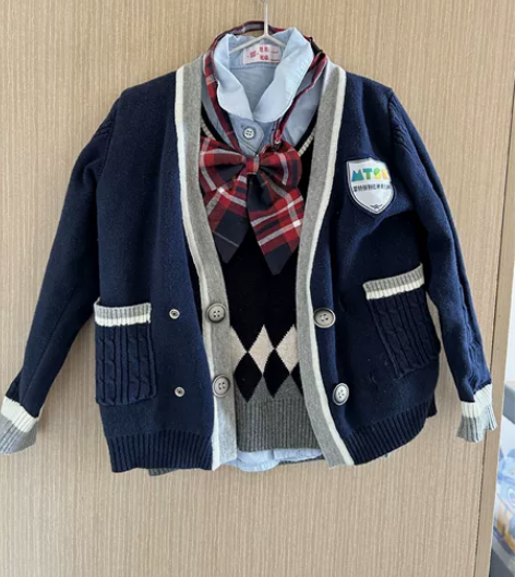 托班校服100码,衬衫+领结+毛线背心+毛...