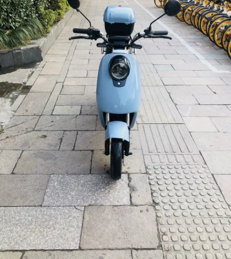 转！二手新国标9成新电动车，带黄牌，车子好...