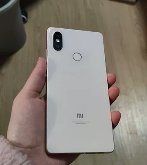 MIUI/小米 小米手机8 SE 6+12...