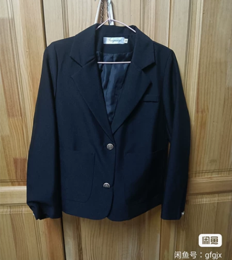 （等开学发）跟小红书博主一起买的西服，自己...