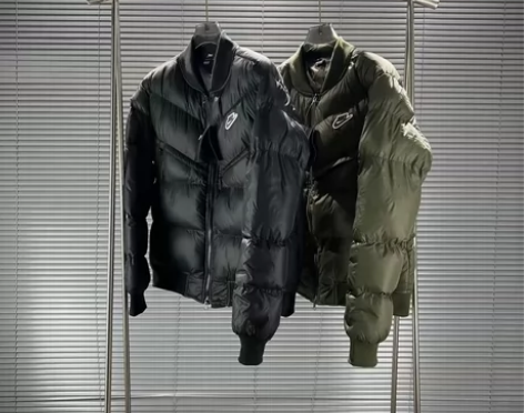 NIKE耐克22冬季立体标拼色拼接立领防风...