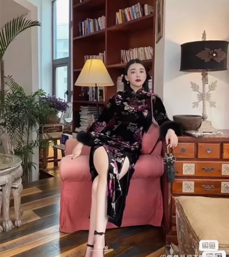 卉 墨染秋 丝绒旗袍 M码全新 感兴趣的话...