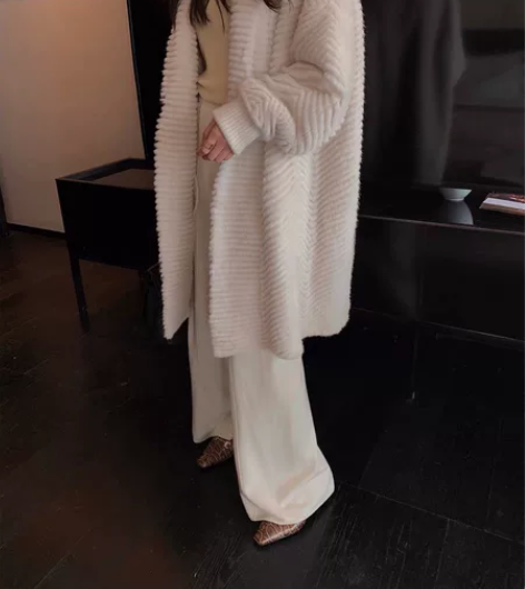 长款羊绒水貂大衣，吊牌在，全新转，不议价！...