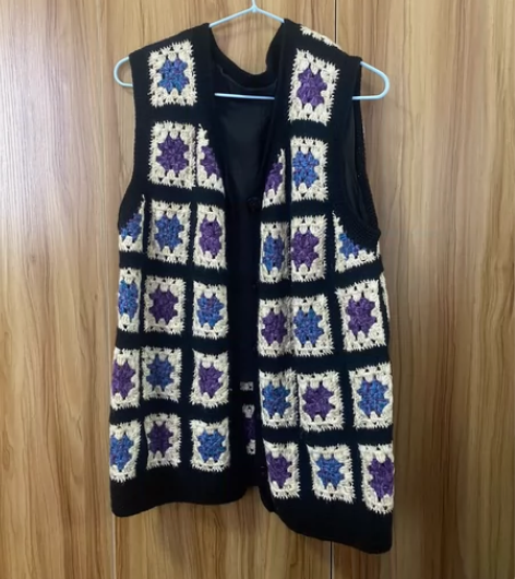 古着店购入的刺绣马甲，实物超级美丽！ 借阿...