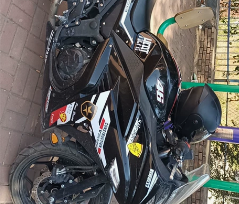 国威牌小忍者，单杠250上学不骑了 感兴趣...