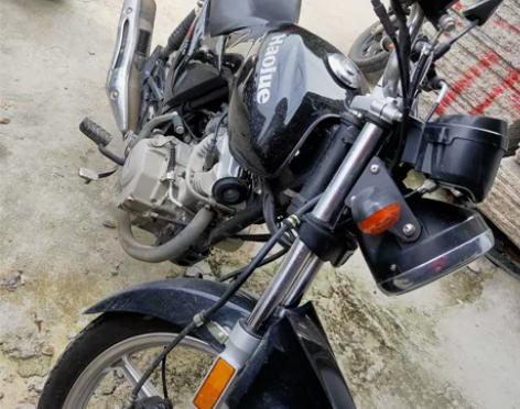 豪爵125摩托车，车况如图(没洗状态) 前...