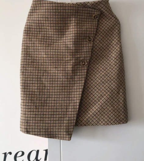 毛尼裙，本人很少穿裙子，闲置了 感兴趣的话...