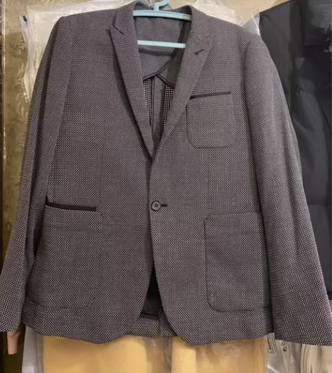 男士西装外套，品牌是Selected思莱德...