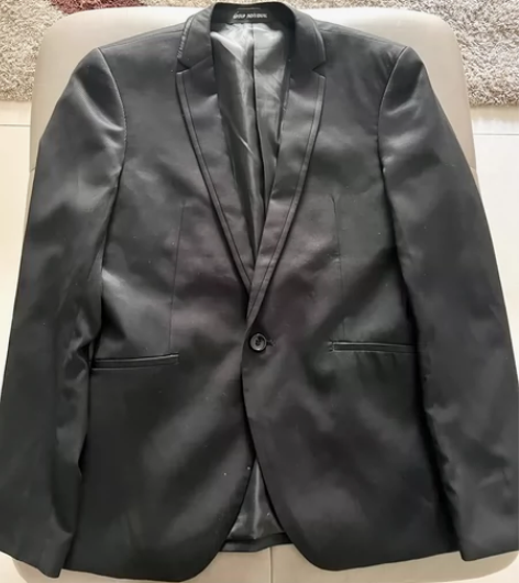 全新男士西装外套M码 衣服买回来一次都没有...