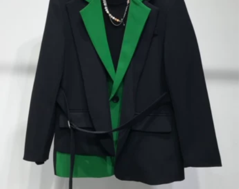 韩版黑色拼接绿撞色廓形假两件西装外套潮牌2...