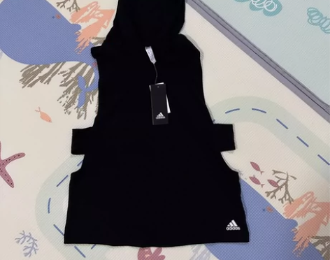 阿迪达斯女士背心，尺码s 公司福袋获得，全...