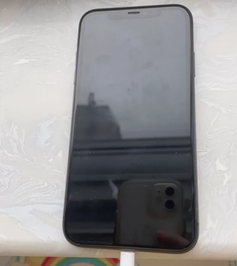 苹果11，64g，黑色 感兴趣的话点“我想...