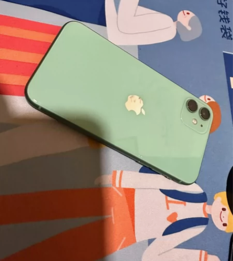 苹果11    128G  新不新自己看 ...