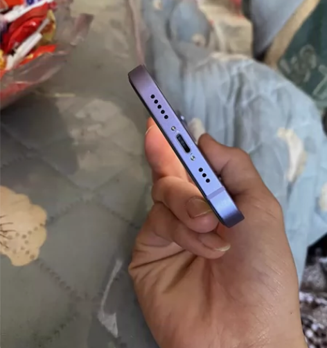 苹果12换过屏幕,看上的可以联系,想了解什...