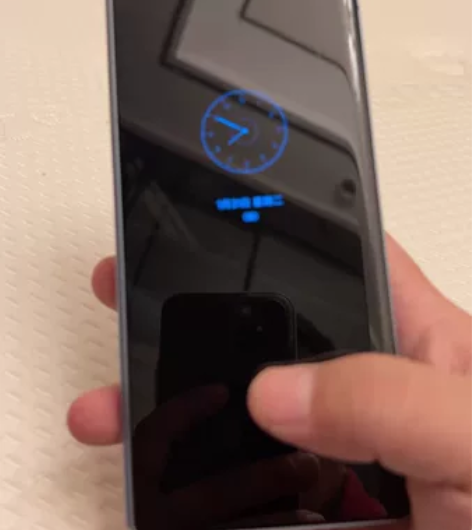 VIVO X FOLD 512蓝色，屏幕确...