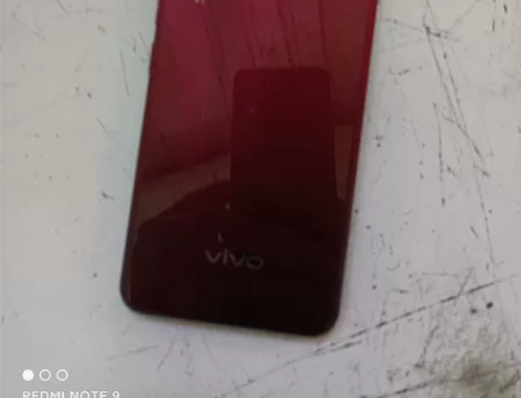 品牌VIVO  Y3自用机，内存是4+64...