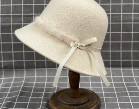 羊毛呢礼帽 一次没带过 感兴趣的话点“我想...