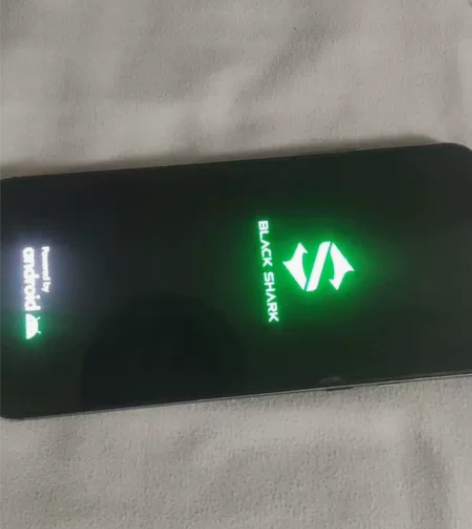 黑鲨手机2 感兴趣的话点“我想要”和我私聊...