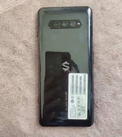 黑鲨4，12+256G玩游戏突然不开机了，...