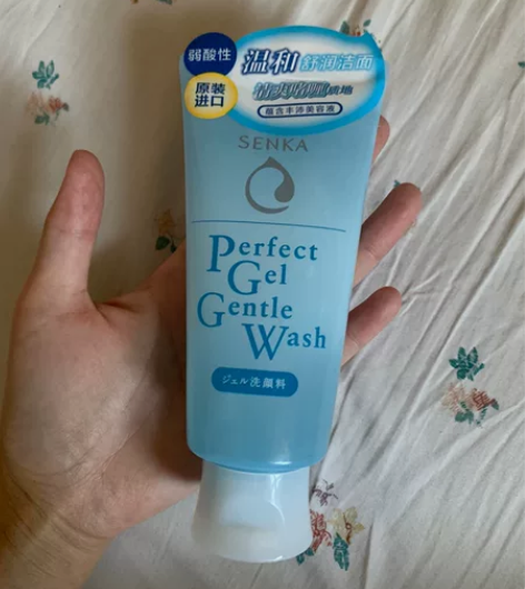 珊瑚珂蚕丝柔肤洁面啫喱 全新没有使用过 送...