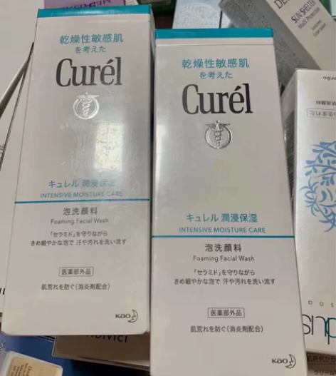 珂润泡沫洁面150ml 按压就是泡沫 洗完...