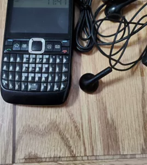 摩托罗拉原装e63手机 以前包膜使用的备用...