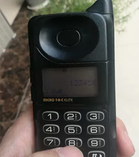 摩托罗拉166模拟机，一机一电，电池冲不进...