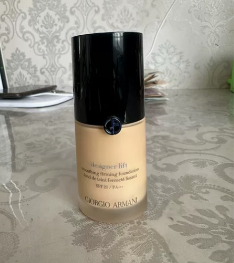 阿玛尼蓝标大师粉底液 粉底很细好用 关于标...