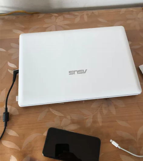 华硕笔记本 上高中时候买的，年代有点长了，...