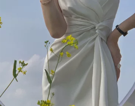 法式吊带连衣裙女夏修身小众设计高级感三亚超...