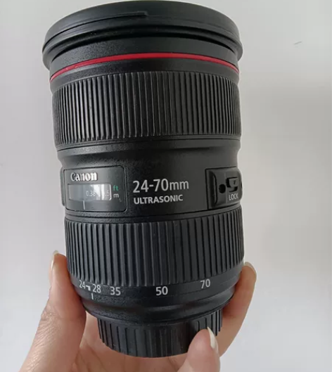 佳能24-70二代红圈镜头 外观成色如图...