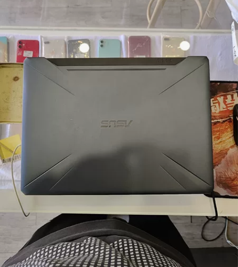 华硕飞行堡垒电竞本 配置强大，cpu：i7...