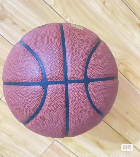 篮球三十块钱包邮 感兴趣的话点“我想要”和...