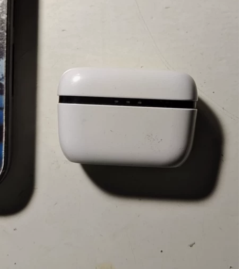 漫步者w2,左耳掉了,其他都在 感兴趣的话...